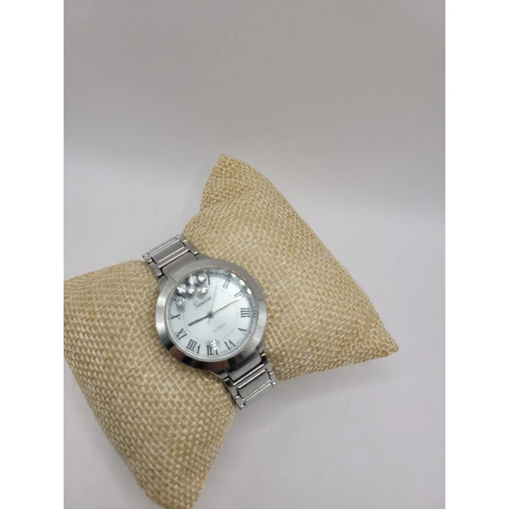 Geneva Women's Silver Tone Quartz Watch White Roman Numeral Dial Floating Crysta